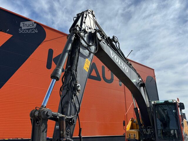 Excavator pe șenile Volvo EC 220 EL TILT / CENTRAL LUBRICATION / AC