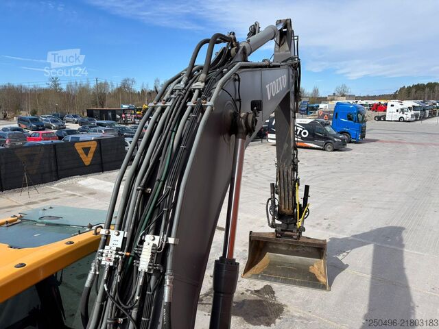 Excavator pe șenile Volvo EC 220 EL TILT / CENTRAL LUBRICATION / AC