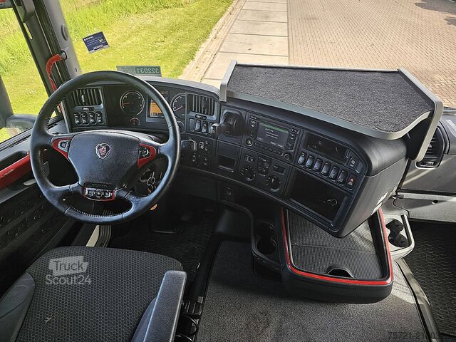 Platformos priekaba SCANIA R490