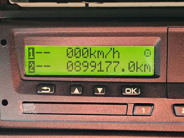 Platformos priekaba SCANIA R490