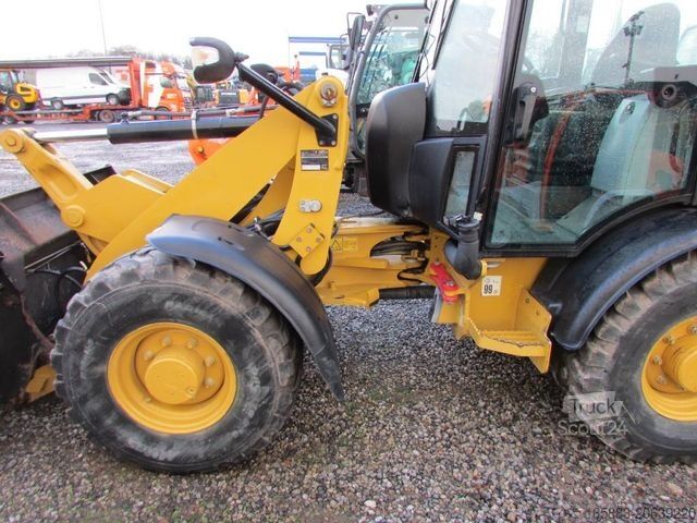Wheel loader CATERPILLAR 906 M Radlader 29.500 EUR