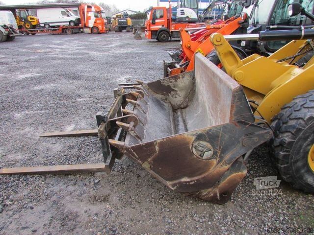 Wheel loader CATERPILLAR 906 M Radlader 29.500 EUR