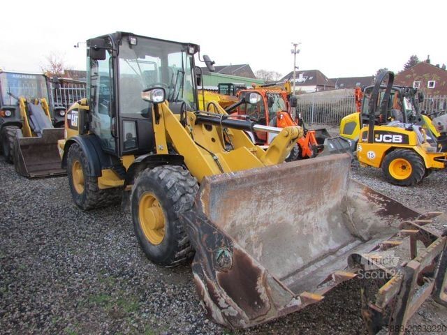 Wheel loader CATERPILLAR 906 M Radlader 29.500 EUR