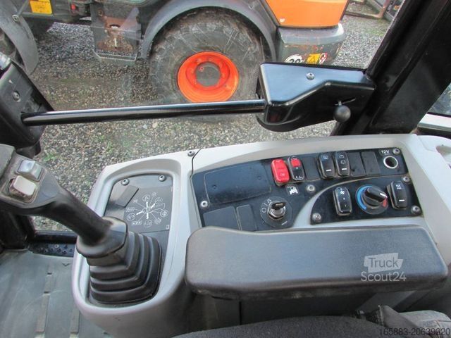 Wheel loader CATERPILLAR 906 M Radlader 29.500 EUR