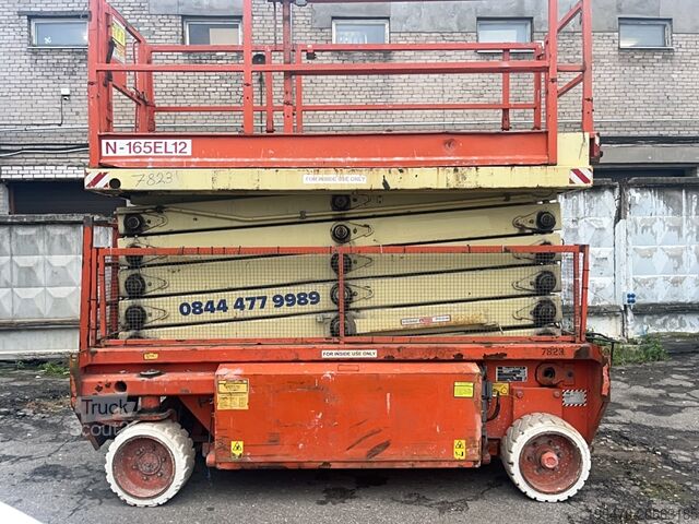 Šķēres pacēlāja galds Holland-Lift N165-12EL Combistar (16.5 m)