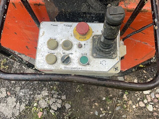 Šķēres pacēlāja galds Holland-Lift N165-12EL Combistar (16.5 m)