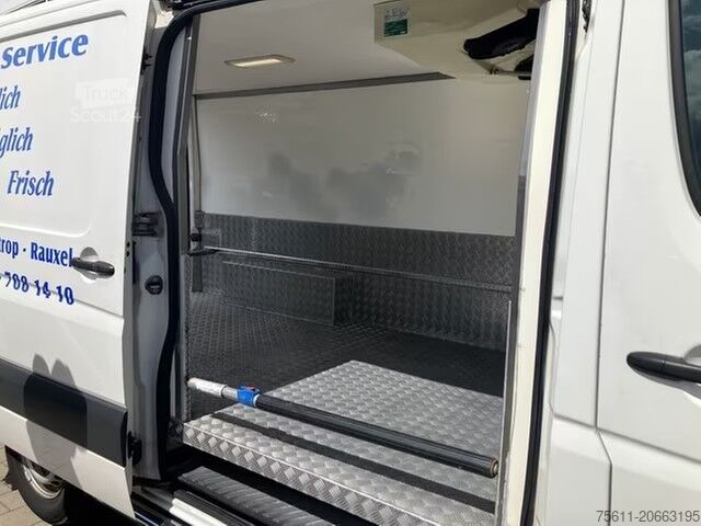 Šaldytuvo kėbulo furgonas VW CRAFTER 35 KÜHLFAHRZEUG 1° AUSTAUSCHMOTOR 2023!