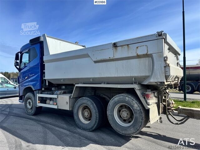 Kippiauto Volvo FH750 6x4 tipper truck with Maur tri-axle trailer