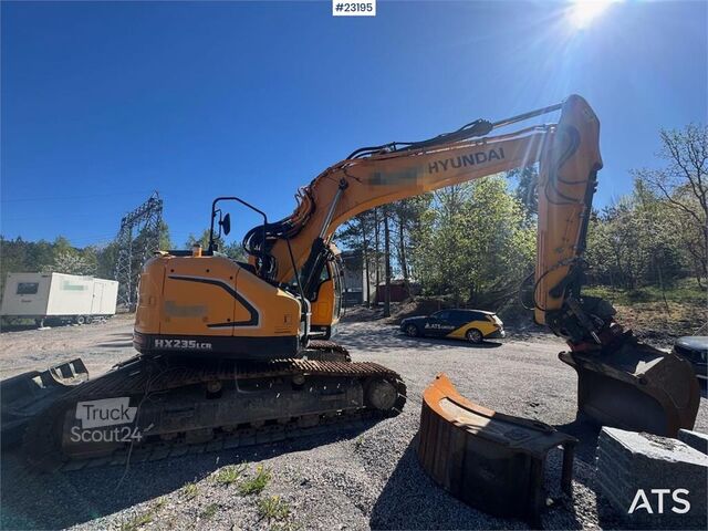 Beltegraver Hyundai HX235 LCR Excavator with tilt and 3 buckets