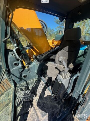 Beltegraver Hyundai HX235 LCR Excavator with tilt and 3 buckets