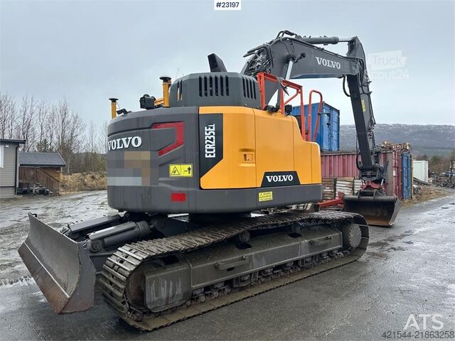 гусеничный экскаватор Volvo ECR235EL crawler excavator w/ sanding tray, rototi