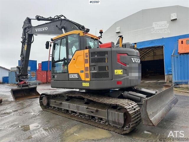гусеничный экскаватор Volvo ECR235EL crawler excavator w/ sanding tray, rototi