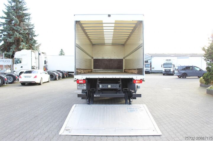 Dobozos teherautó Volvo FM 330 E6  Koffer 7,8m  Klima  LBW  Liftachse