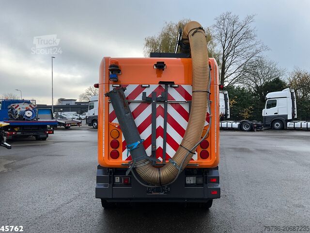 Veegmachine Ravo 580 Euro 6 with 3-rd brush