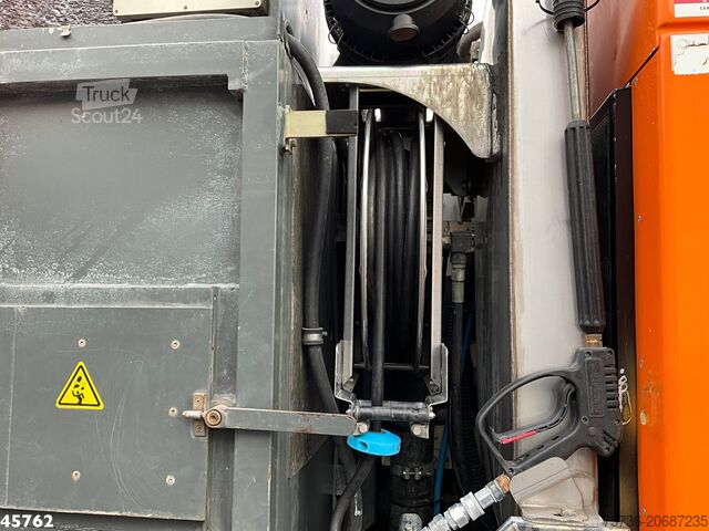 Veegmachine Ravo 580 Euro 6 with 3-rd brush