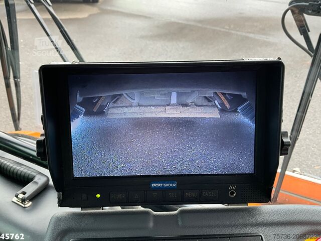 Veegmachine Ravo 580 Euro 6 with 3-rd brush