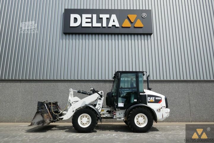 Wheel loader Caterpillar 906M