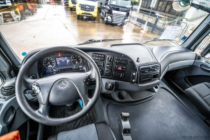 Box body MERCEDES ACTROS 1832-MP3+DHOLLANDIA 2.5T.