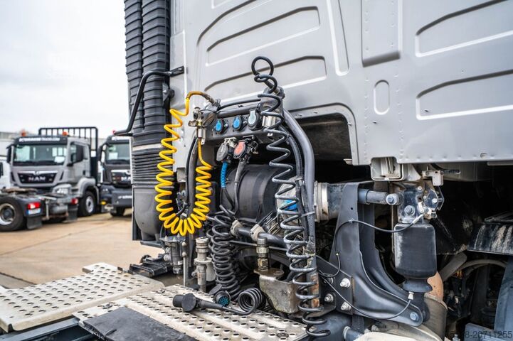 Standaard-SZM VOLVO FH 460 +KIPHYDR.