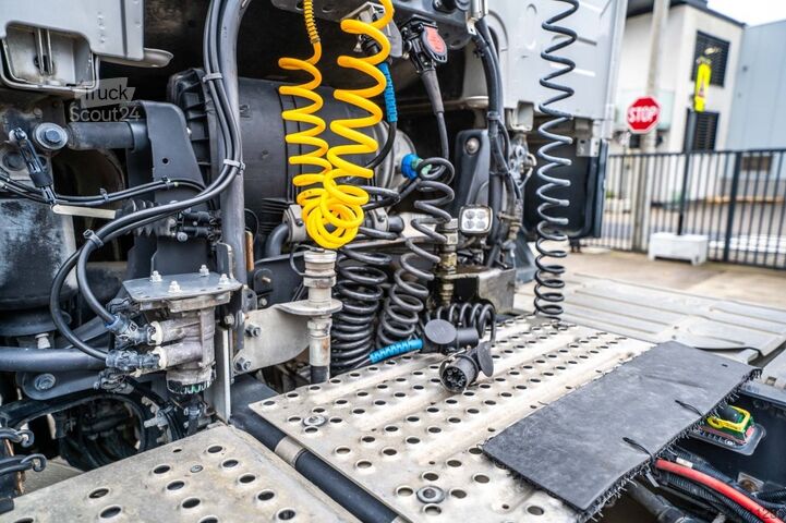 Standaard-SZM VOLVO FH 460 +KIPHYDR.