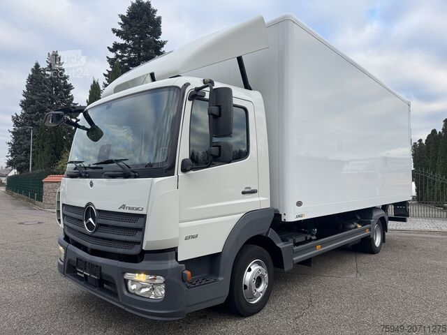Atego 818 box truck, 6.15m, tail lift 1.5t, automatic. Mercedes-Benz Atego 818 Koffer 6,15m LBW 1,5to. Autom.