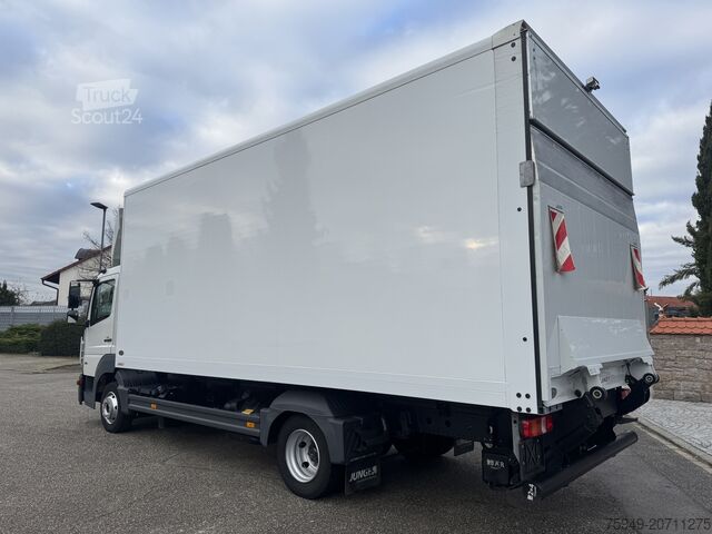 Atego 818 box truck, 6.15m, tail lift 1.5t, automatic. Mercedes-Benz Atego 818 Koffer 6,15m LBW 1,5to. Autom.