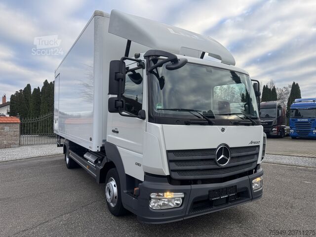 Atego 818 box truck, 6.15m, tail lift 1.5t, automatic. Mercedes-Benz Atego 818 Koffer 6,15m LBW 1,5to. Autom.