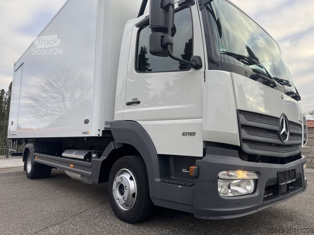 Atego 818 box truck, 6.15m, tail lift 1.5t, automatic. Mercedes-Benz Atego 818 Koffer 6,15m LBW 1,5to. Autom.