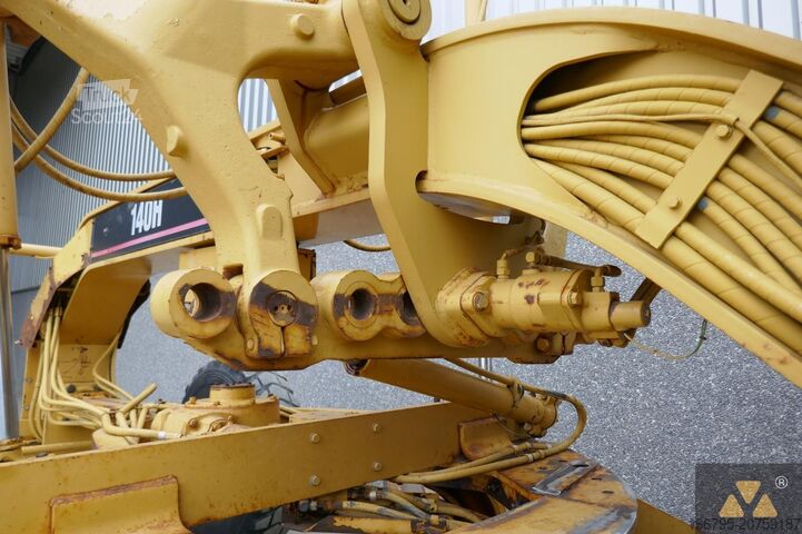 Niveladora Caterpillar 140H