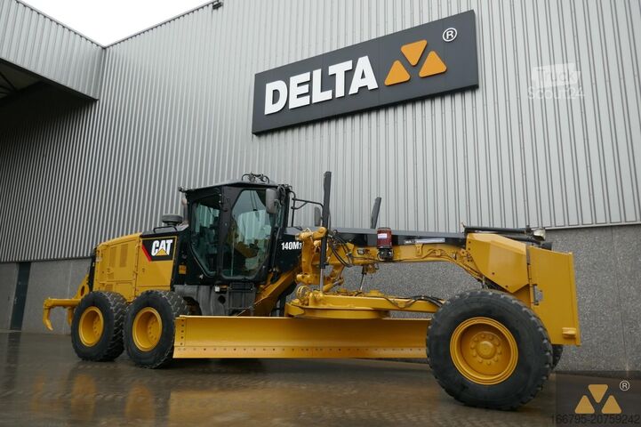 Greyder Caterpillar 140M3