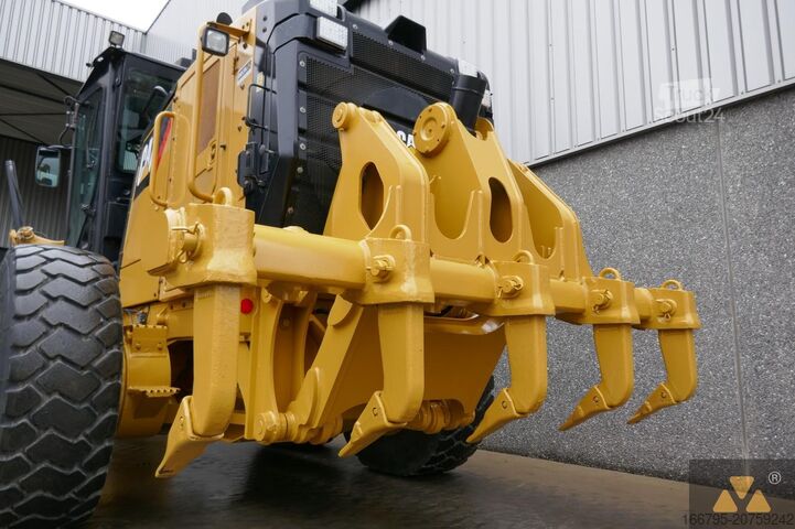 Greyder Caterpillar 140M3