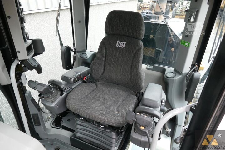 Greyder Caterpillar 140M3