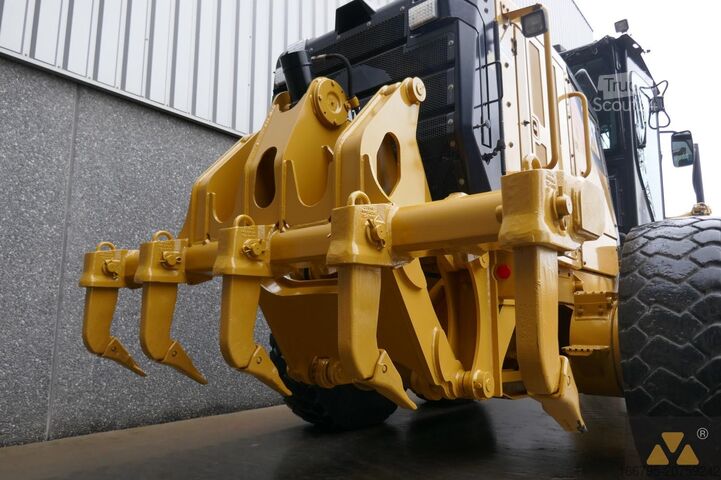Greyder Caterpillar 140M3