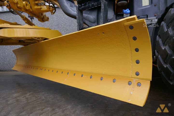 Greyder Caterpillar 140M3