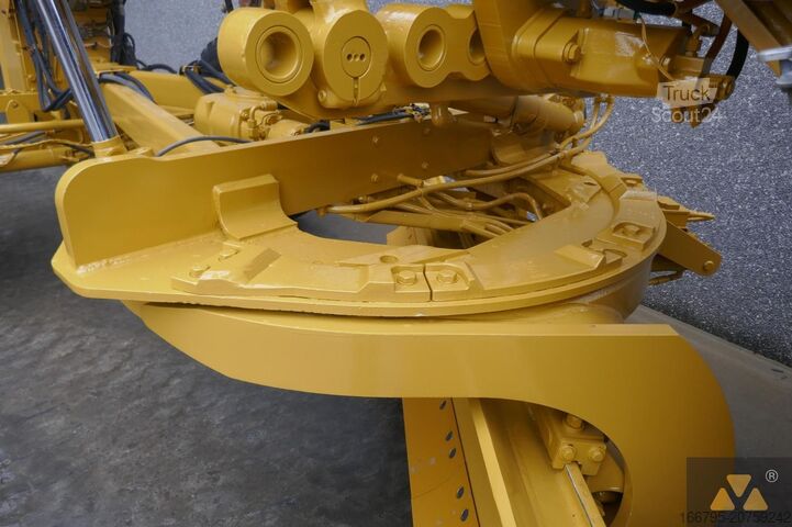 Greyder Caterpillar 140M3