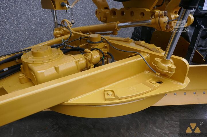 Greyder Caterpillar 140M3