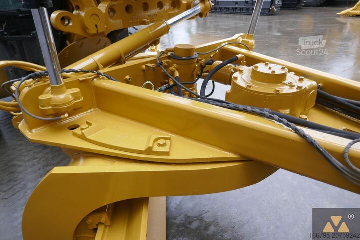 Greyder Caterpillar 140M3