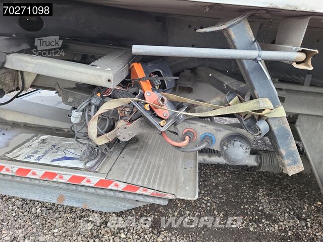 Soğutmalı/dondurulmuş taşıma Krone SD Tailgate Liftachse Ladebordwand