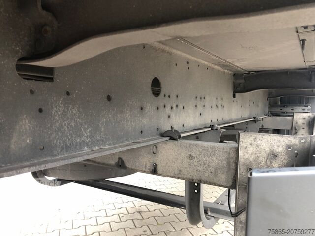 Bavul Schmitz Cargobull SCB S3B / Box Trailer / Loadlift 2000 kg / APK ...