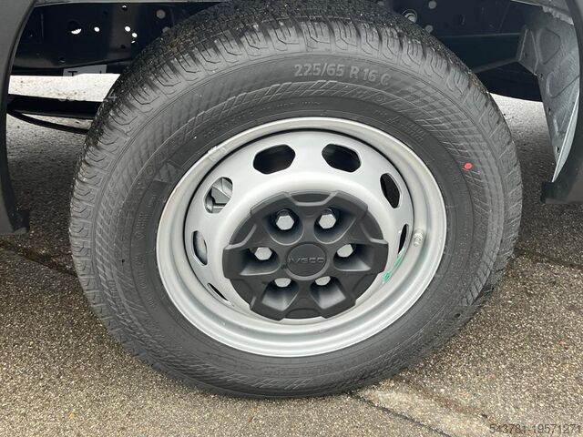 Minibus IVECO Daily 35S16A8V HIMATIC 3 Sitze, Klima, Trennwand