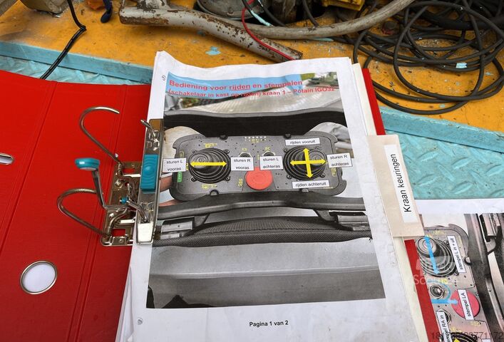 Grue à tour automontante mobile Potain IGO32 Tri/A Mobile self-erecting tower c