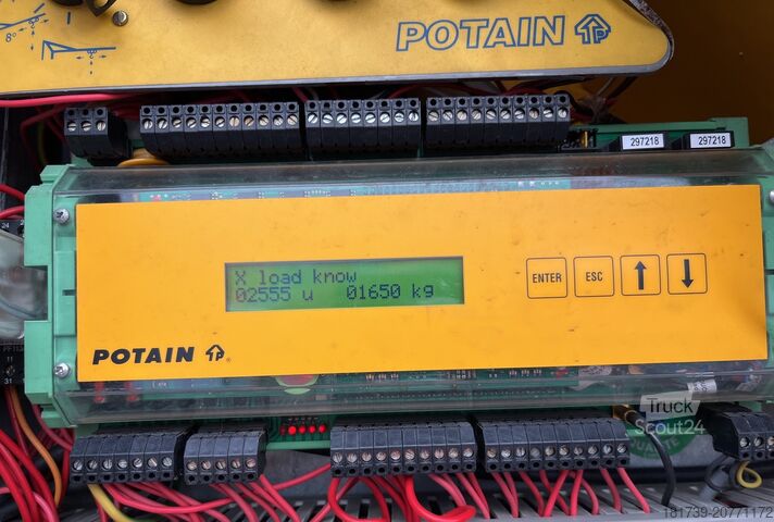 Grue à tour automontante mobile Potain IGO32 Tri/A Mobile self-erecting tower c