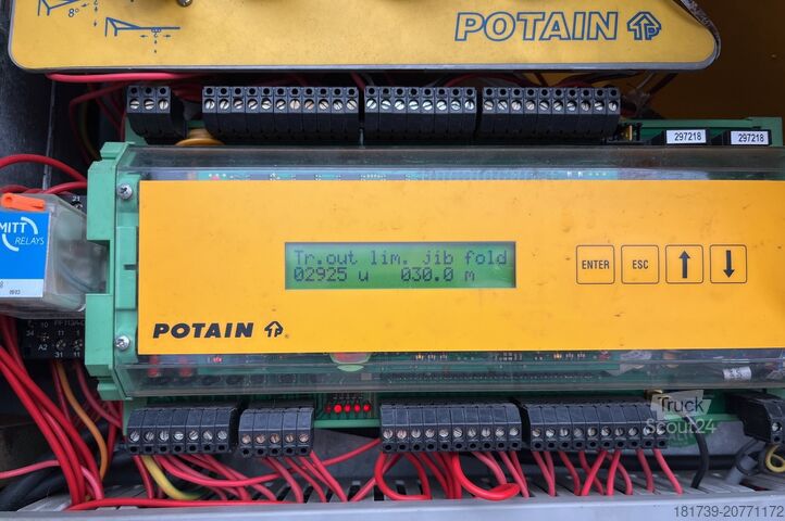 Grue à tour automontante mobile Potain IGO32 Tri/A Mobile self-erecting tower c