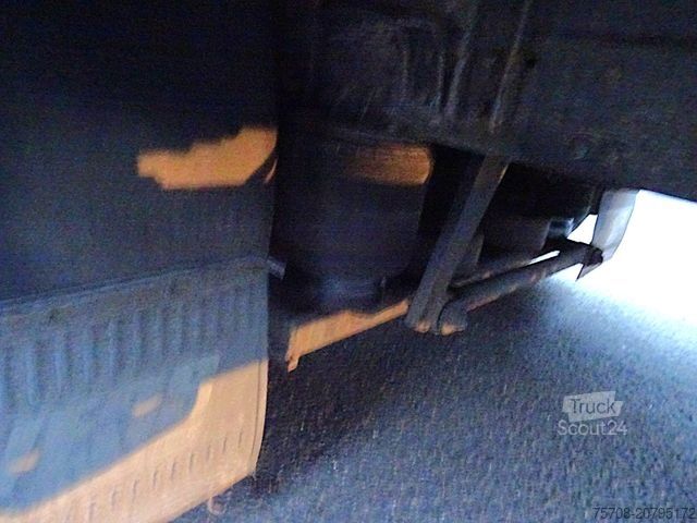 Furgoneta de bebidas MERCEDES-BENZ 816 D Vario*4,2m Schwenkwand*B/L*1,5t LBW*2x AHK