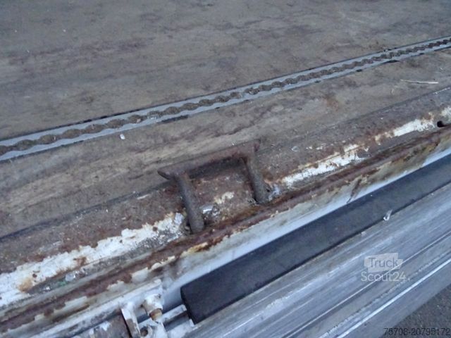 Furgoneta de bebidas MERCEDES-BENZ 816 D Vario*4,2m Schwenkwand*B/L*1,5t LBW*2x AHK