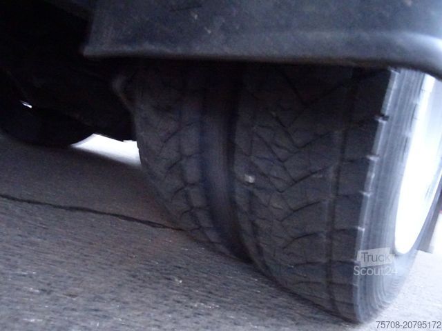 Furgoneta de bebidas MERCEDES-BENZ 816 D Vario*4,2m Schwenkwand*B/L*1,5t LBW*2x AHK