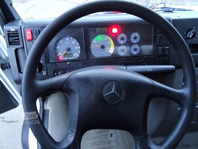 Furgoneta de bebidas MERCEDES-BENZ 816 D Vario*4,2m Schwenkwand*B/L*1,5t LBW*2x AHK