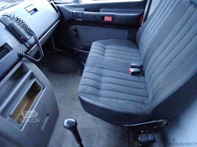 Furgoneta de bebidas MERCEDES-BENZ 816 D Vario*4,2m Schwenkwand*B/L*1,5t LBW*2x AHK