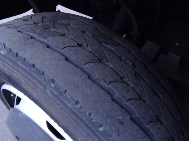 Furgoneta de bebidas MERCEDES-BENZ 816 D Vario*4,2m Schwenkwand*B/L*1,5t LBW*2x AHK