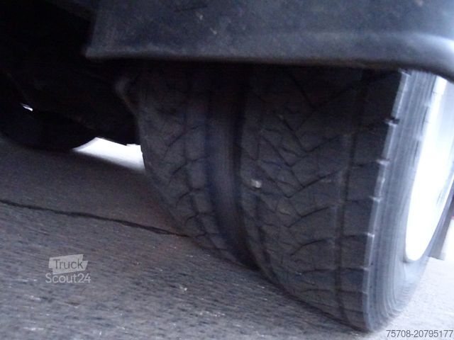 Furgoneta de bebidas MERCEDES-BENZ 816 D Vario*4,2m Schwenkwand*B/L*1,5t LBW*2x AHK